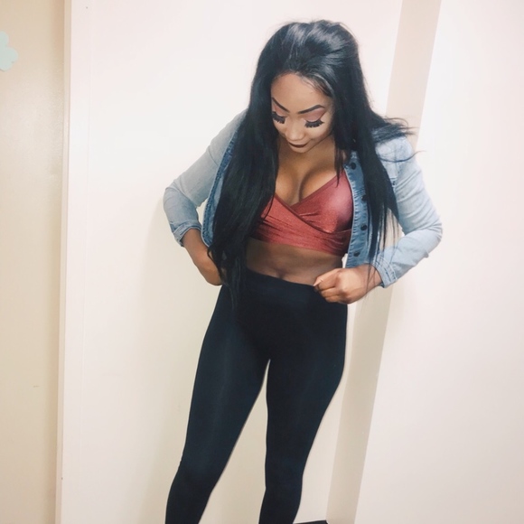 CHARLOTTE RUSSE Long sleeved crop top - Picture 2 of 2